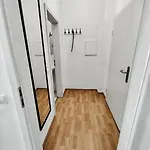 Staytime - Oasis Loft Apartment